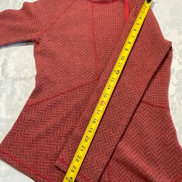 PrAna Orange Herringbone Asymmetrical Back Yoga Long Sleeve Shirt Size Small - Picture 9 of 10